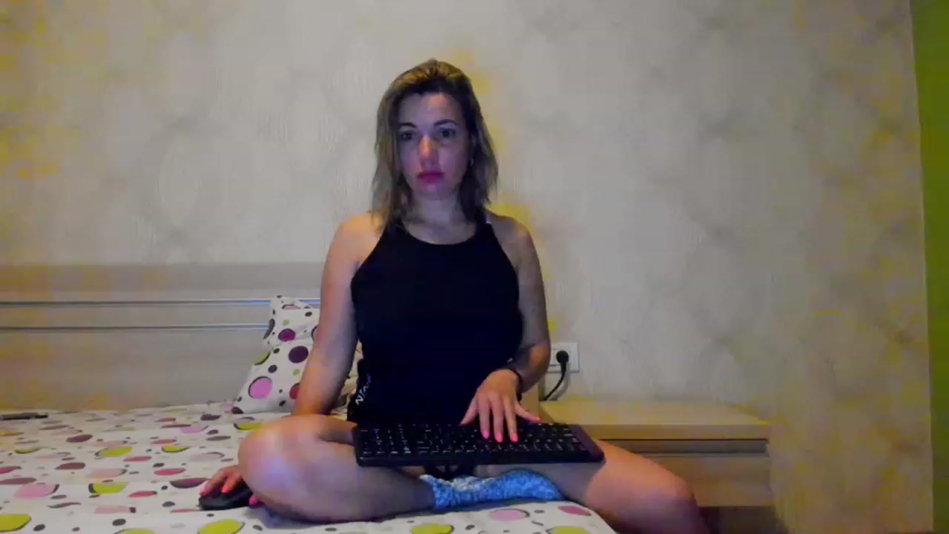 Gallery image thumbnail from A_Butterfly_1's myfreecams stream on, 05/21/2023, 19:16 image 3 of 20