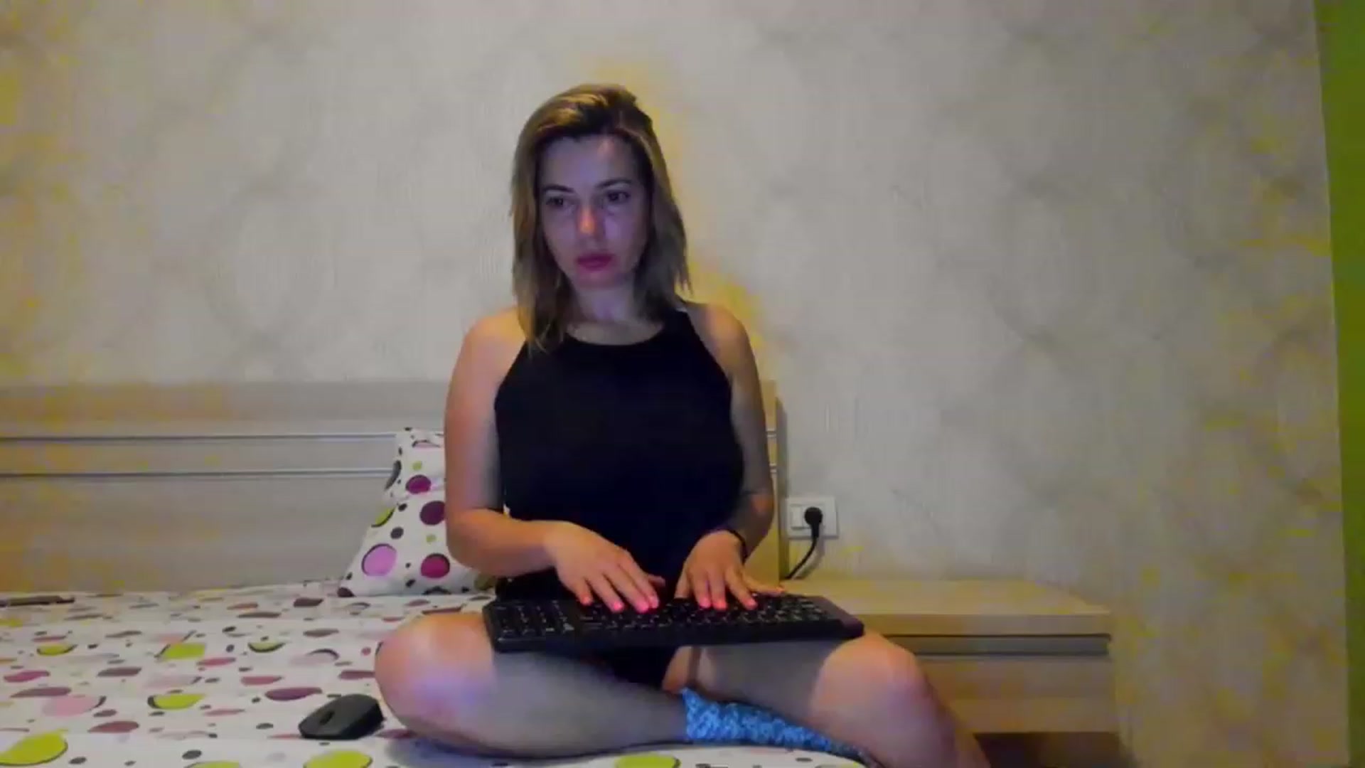 Gallery image thumbnail from A_Butterfly_1's myfreecams stream on, 05/21/2023, 19:16 image 12 of 20