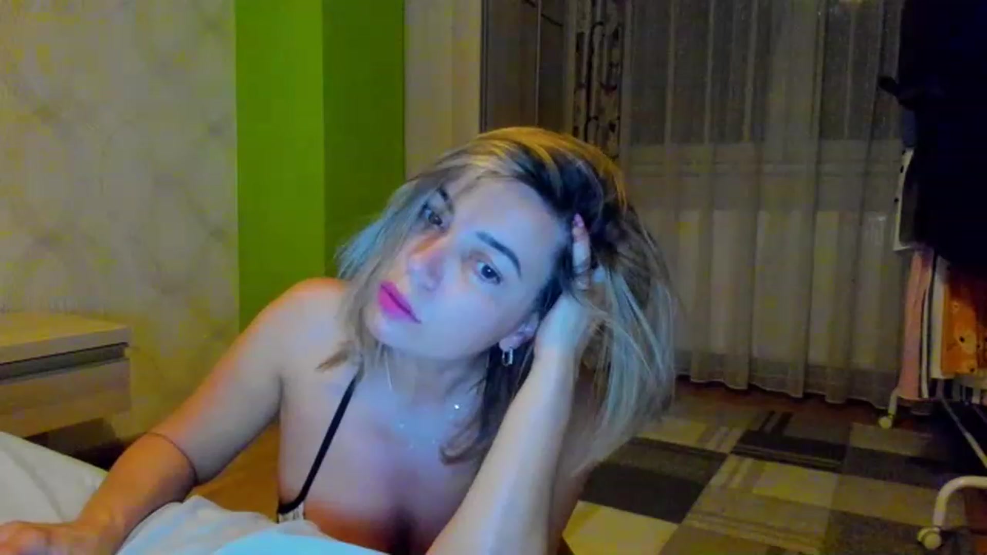 Gallery image thumbnail from A_Butterfly_1's myfreecams stream on, 06/01/2023, 19:23 image 7 of 20