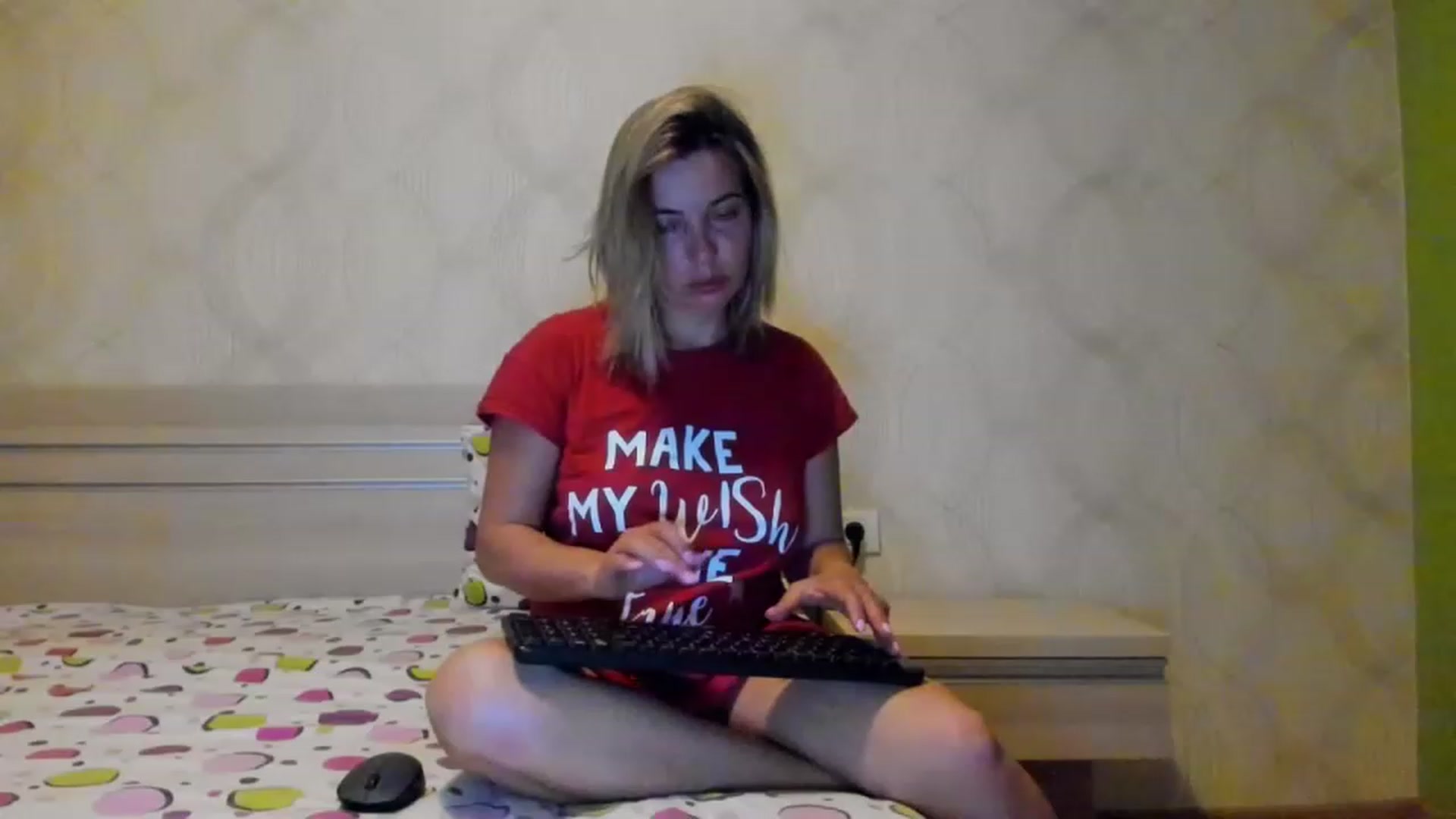 Gallery image thumbnail from A_Butterfly_1's myfreecams stream on, 06/06/2023, 19:08 image 13 of 20