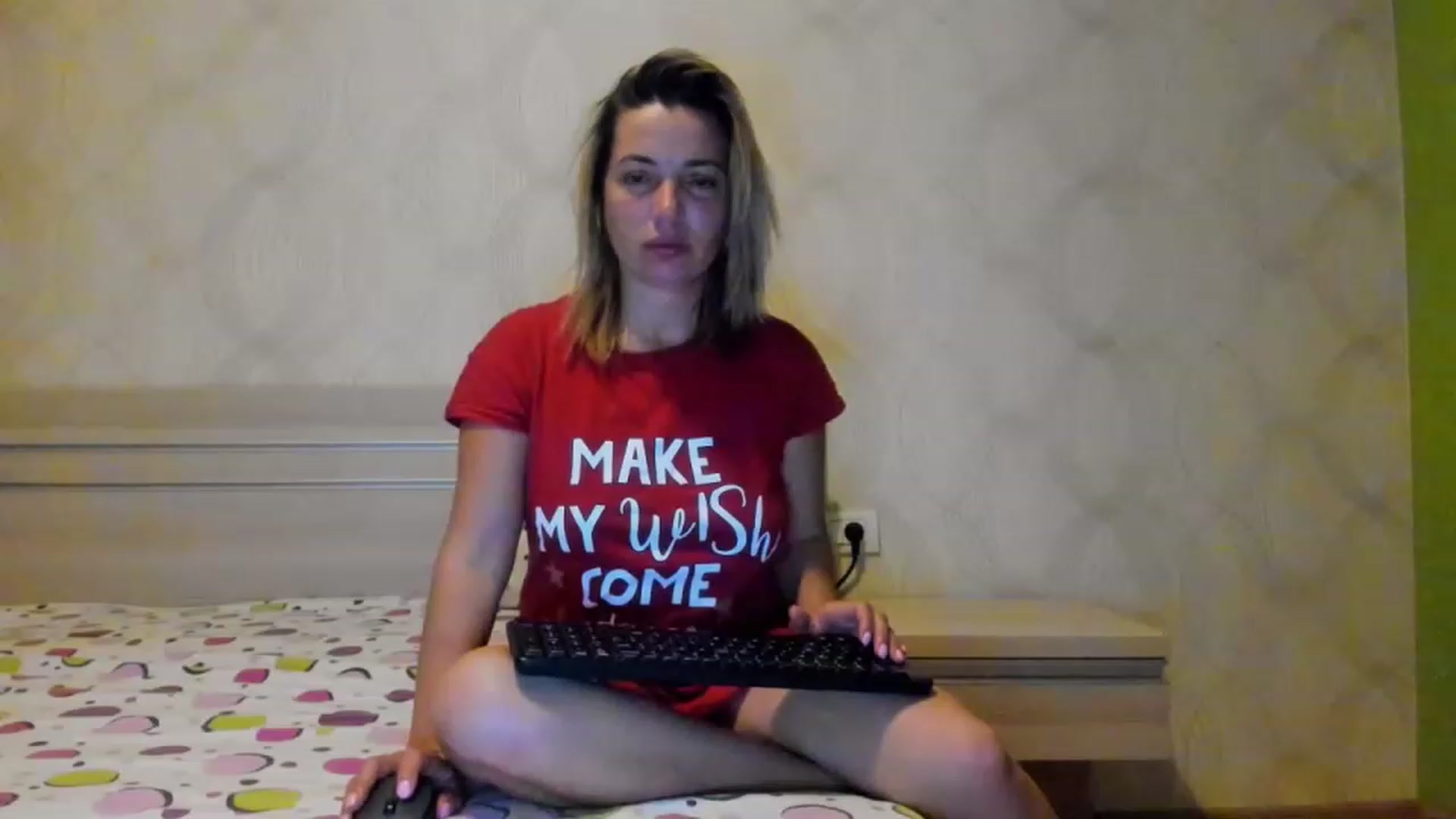 Gallery image thumbnail from A_Butterfly_1's myfreecams stream on, 06/06/2023, 19:08 image 17 of 20