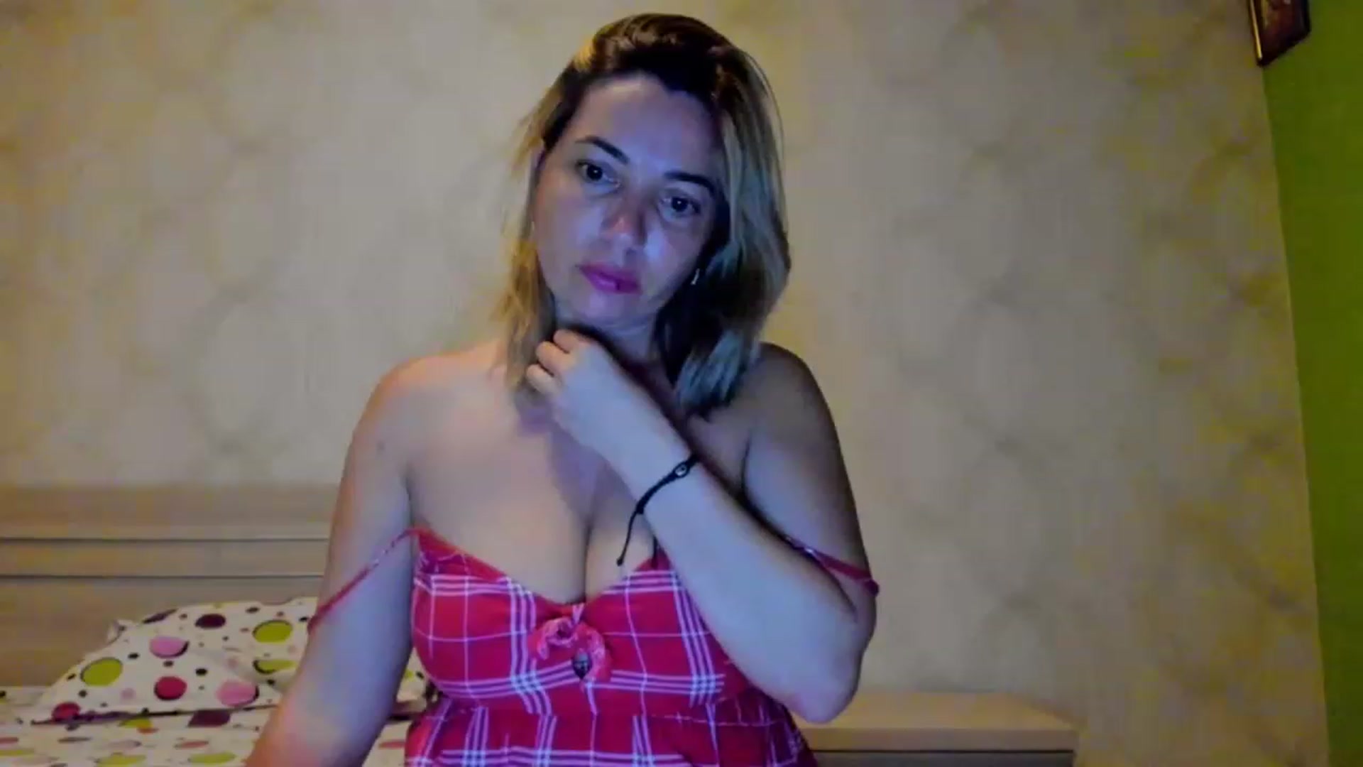 Gallery image thumbnail from A_Butterfly_1's myfreecams stream on, 06/11/2023, 19:11 image 9 of 20