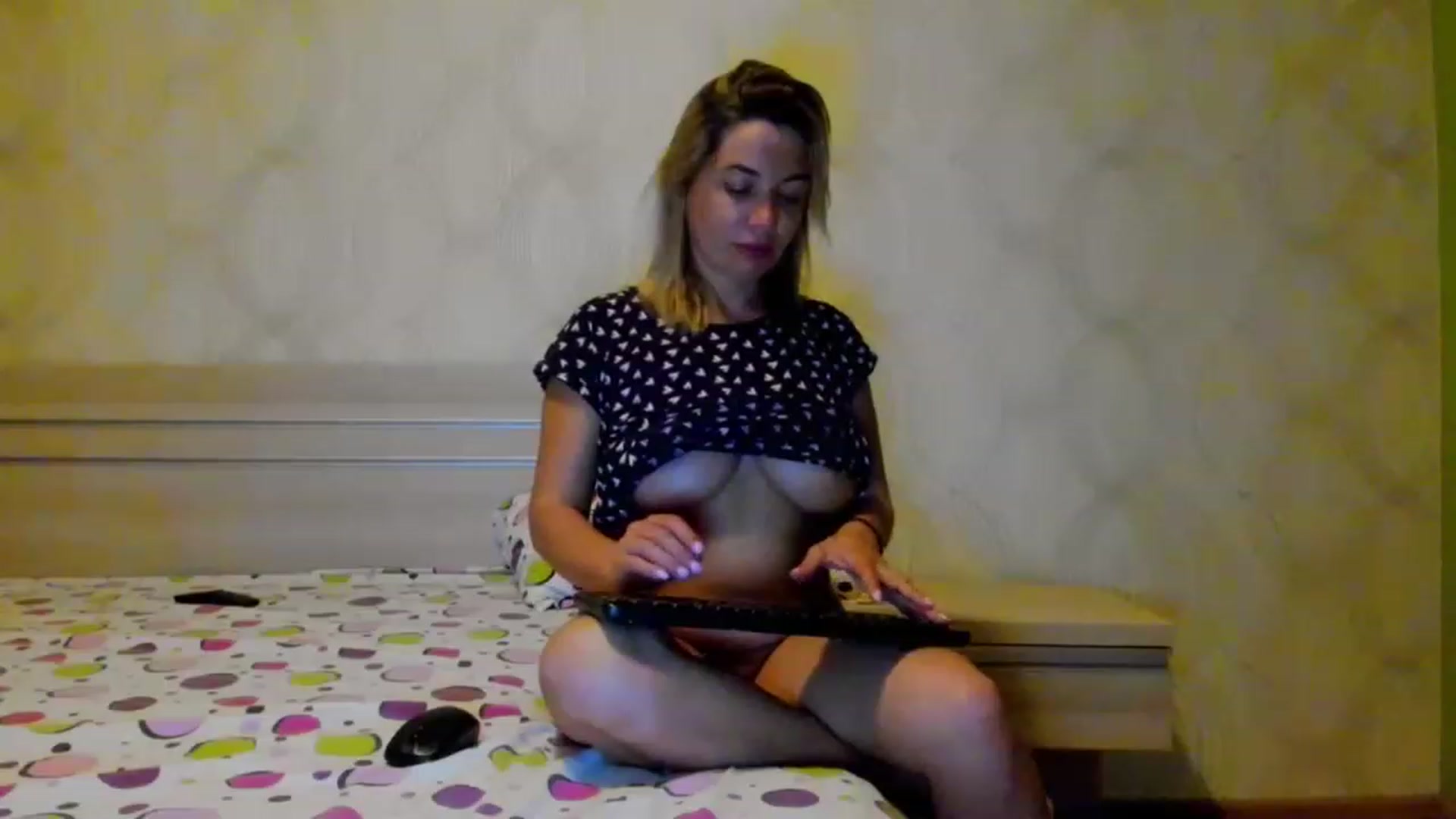 Gallery image thumbnail from A_Butterfly_1's myfreecams stream on, 06/20/2023, 19:20 image 4 of 20