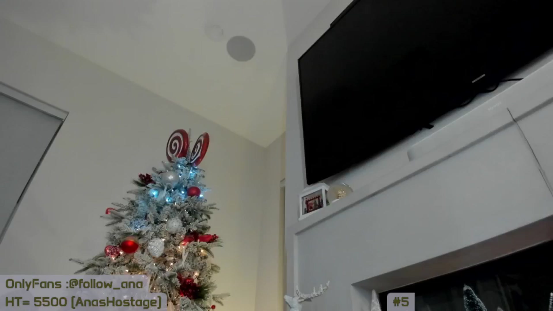 Gallery image thumbnail from A_Cult's myfreecams stream on, 12/11/2024, 04:39 image 10 of 20