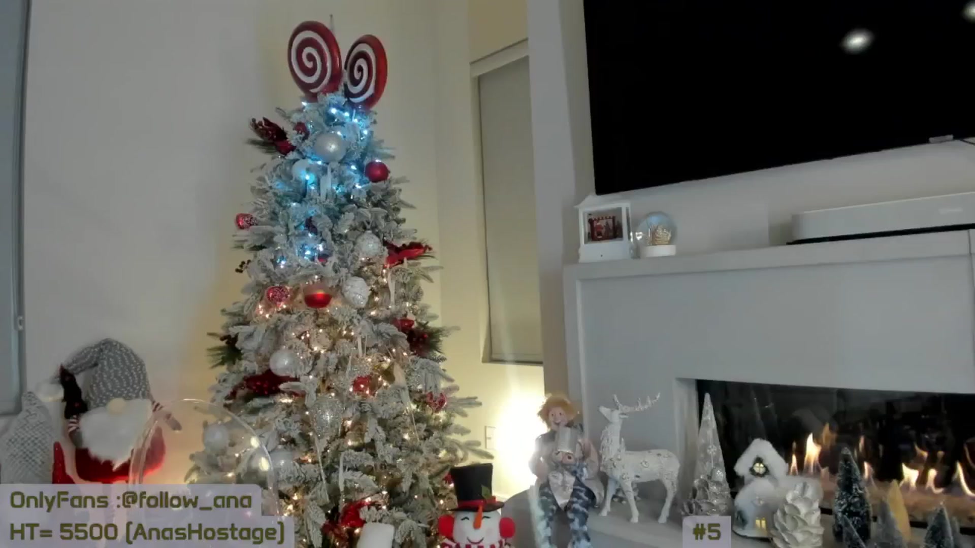 Gallery image thumbnail from A_Cult's myfreecams stream on, 12/11/2024, 04:39 image 16 of 20