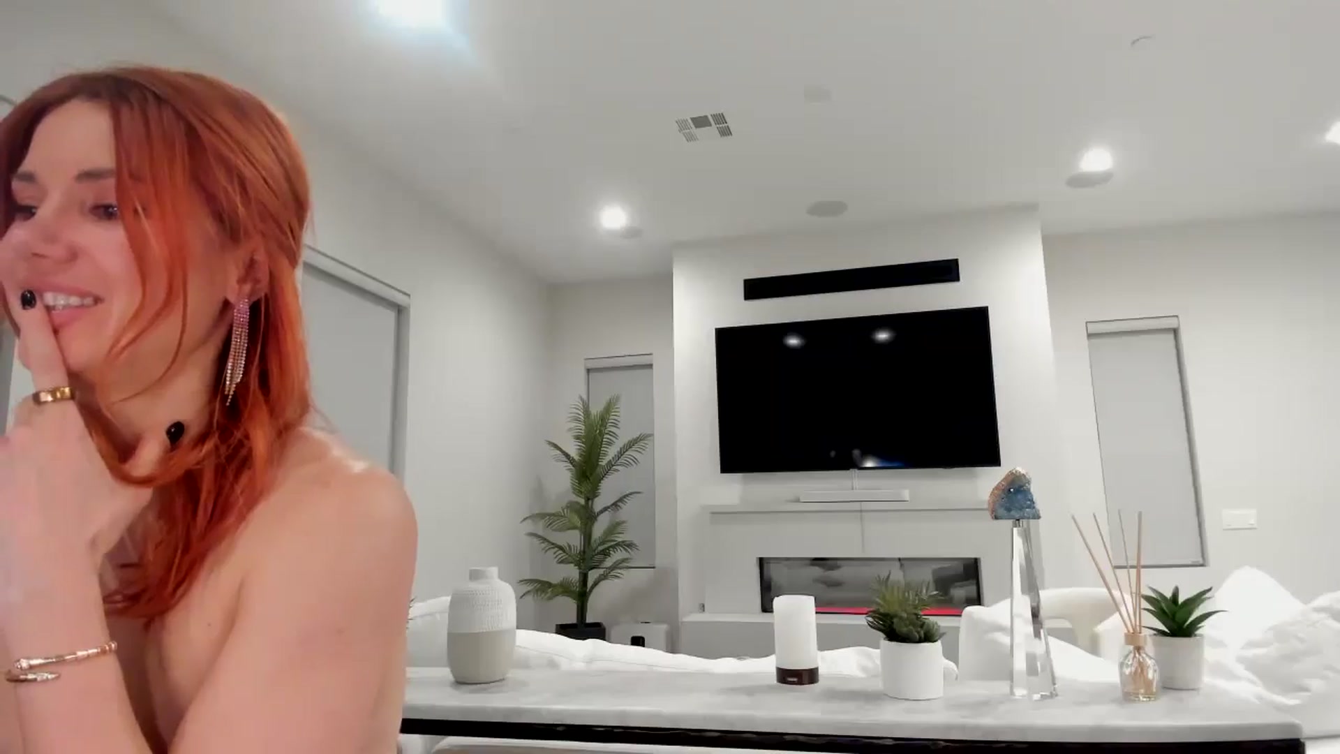 Gallery image thumbnail from A_Cult's myfreecams stream on, 02/07/2025, 04:52 image 15 of 20