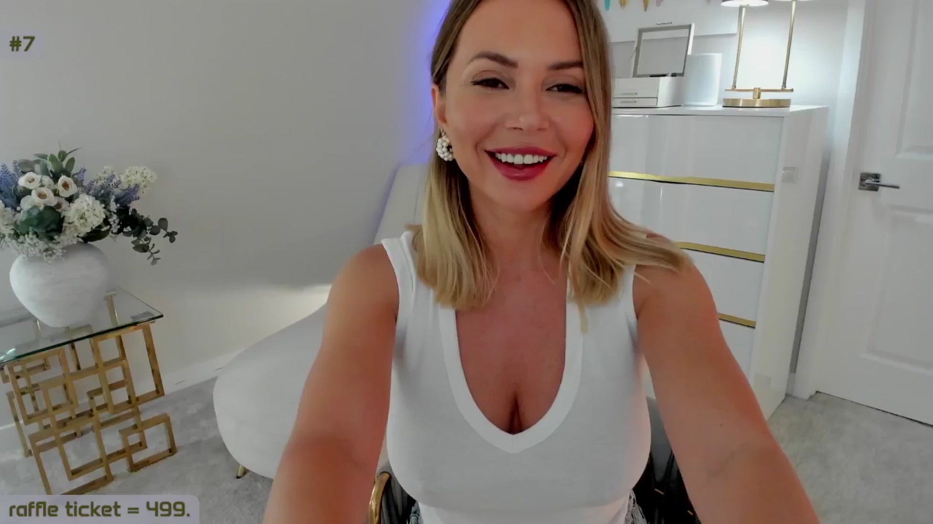 Gallery image thumbnail from A_Cult's myfreecams stream on, 08/08/2025, 04:07 image 3 of 20