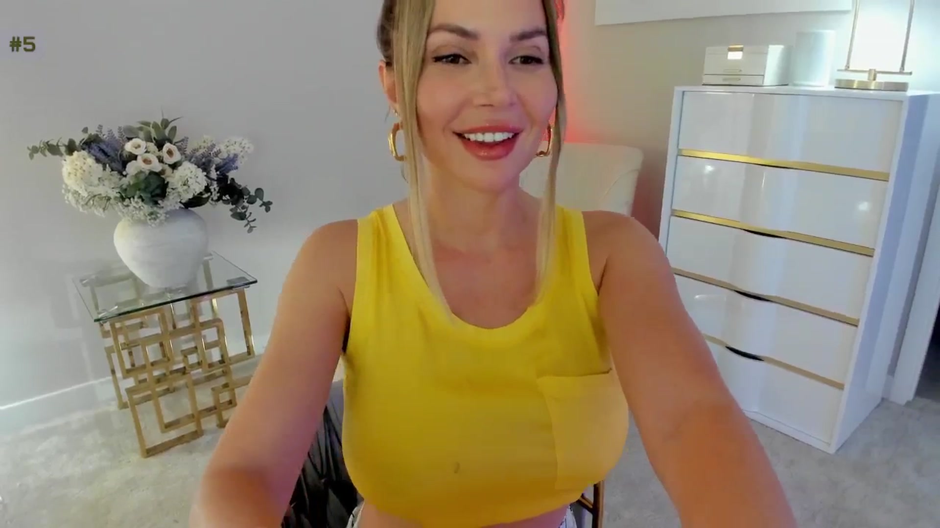 Gallery image thumbnail from A_Cult's myfreecams stream on, 08/15/2025, 04:47 image 14 of 20