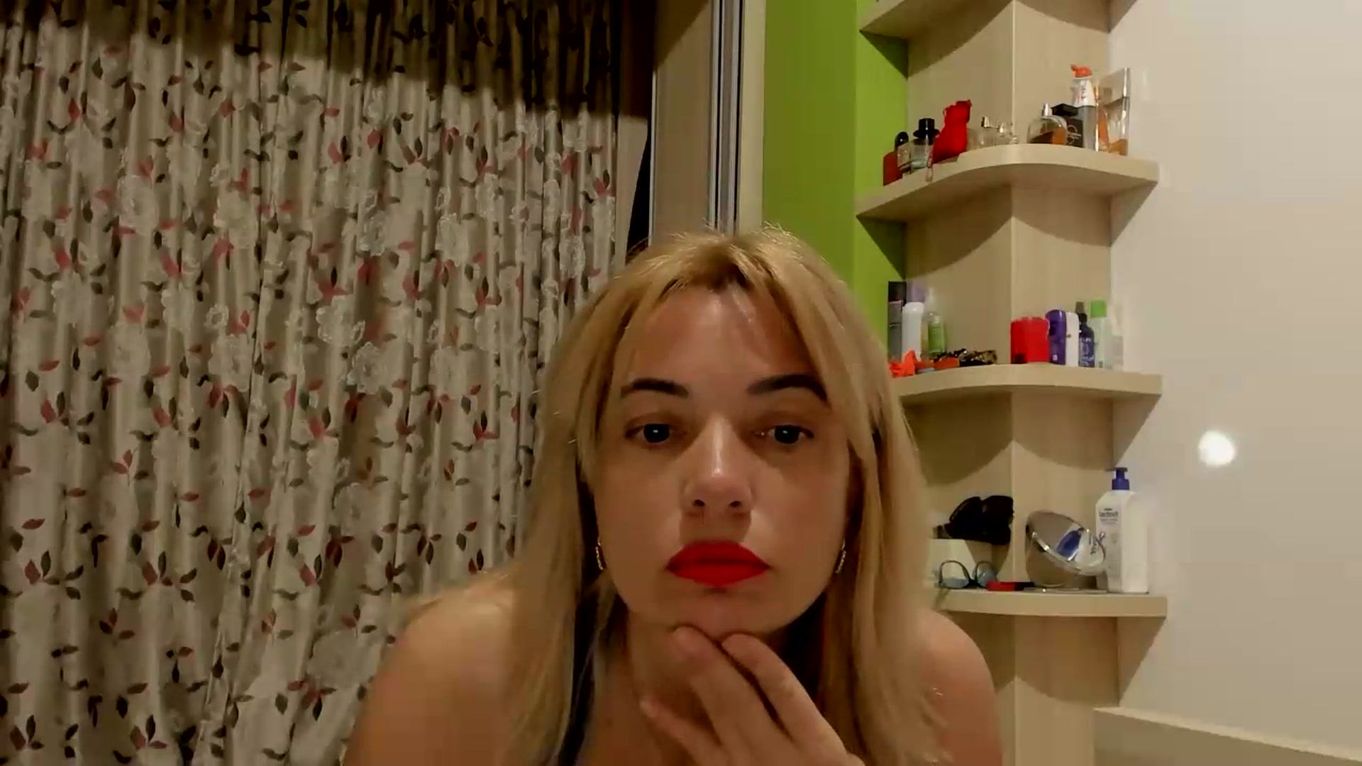Gallery image thumbnail from A_Happy_Place's myfreecams stream on, 05/16/2026, 20:18 image 18 of 20