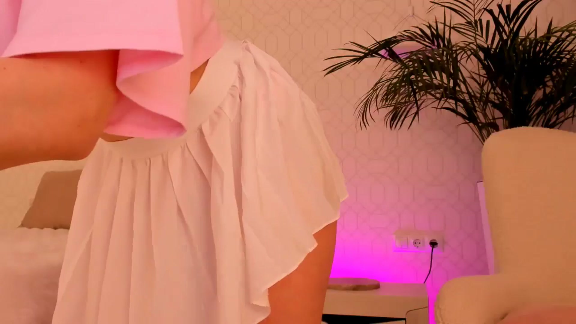 Gallery image thumbnail from A_N_A__'s myfreecams stream on, 04/21/2025, 06:08 image 11 of 20