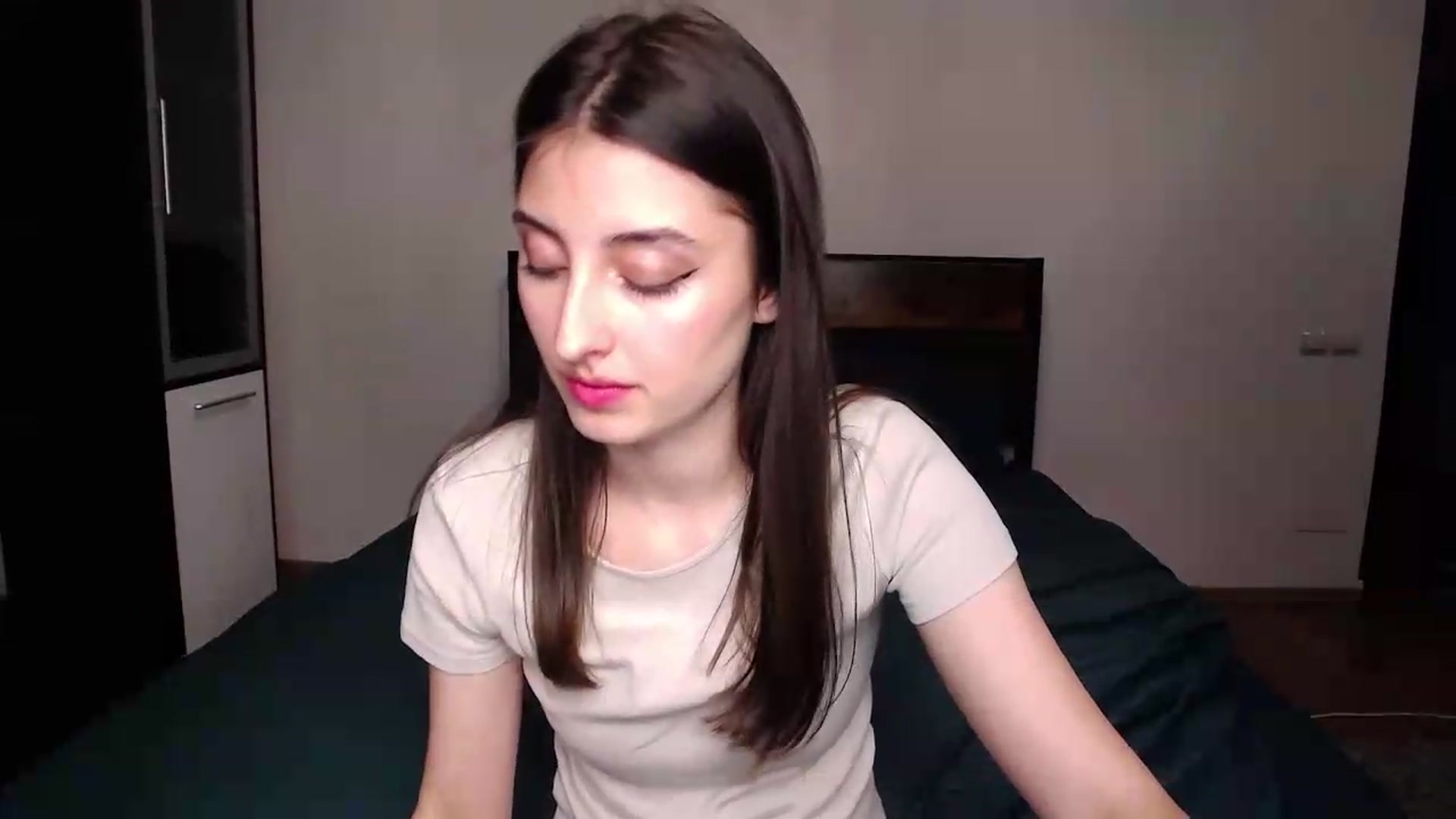 Gallery image thumbnail from A_Ria's myfreecams stream on, 04/30/2026, 19:18 image 16 of 20