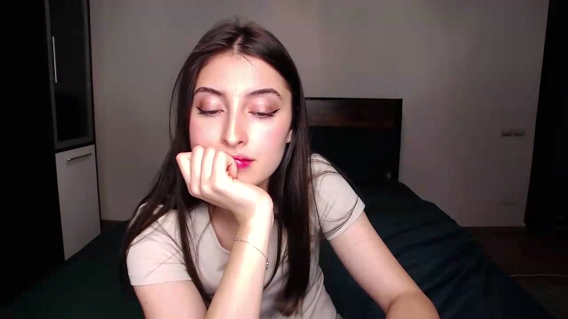 Gallery image thumbnail from A_Ria's myfreecams stream on, 04/30/2026, 19:18 image 7 of 20