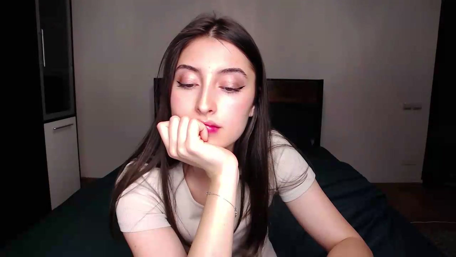 Gallery image thumbnail from A_Ria's myfreecams stream on, 04/30/2026, 19:18 image 6 of 20