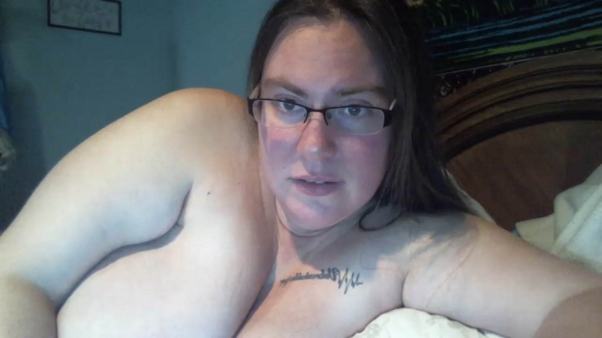 Gallery image thumbnail from A_Sexy_Vyxen's myfreecams stream on, 11/16/2022, 07:44 image 14 of 20