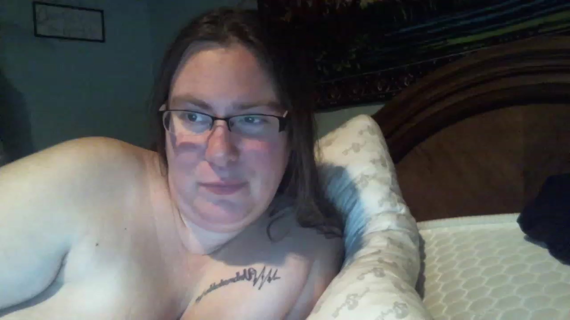 Gallery image thumbnail from A_Sexy_Vyxen's myfreecams stream on, 11/16/2022, 07:44 image 18 of 20