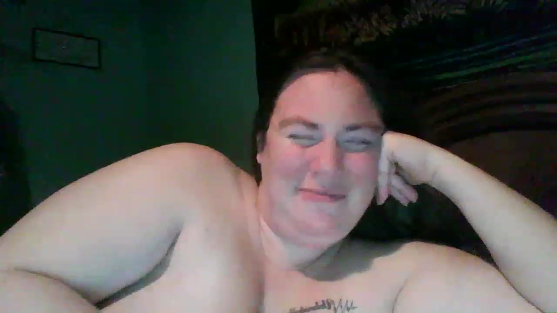 Gallery image thumbnail from A_Sexy_Vyxen's myfreecams stream on, 11/16/2022, 07:44 image 16 of 20