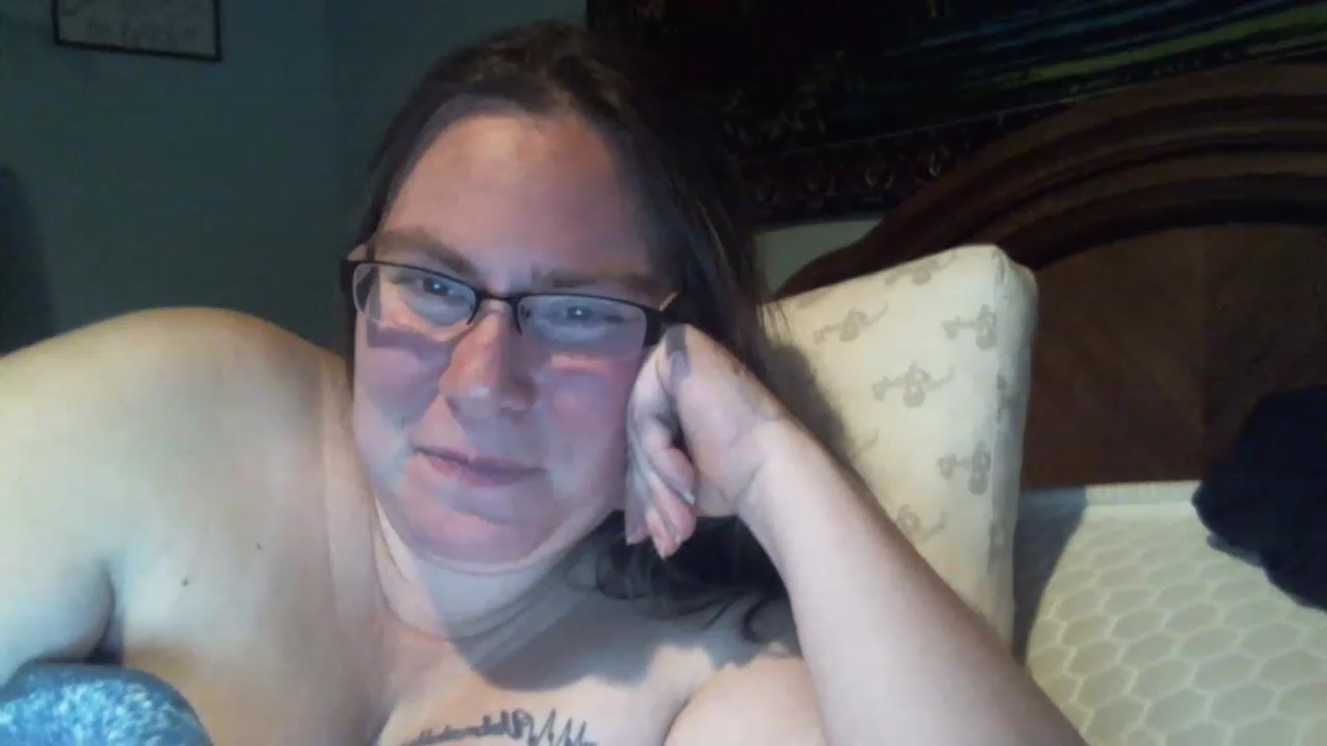 Gallery image thumbnail from A_Sexy_Vyxen's myfreecams stream on, 11/16/2022, 07:44 image 19 of 20