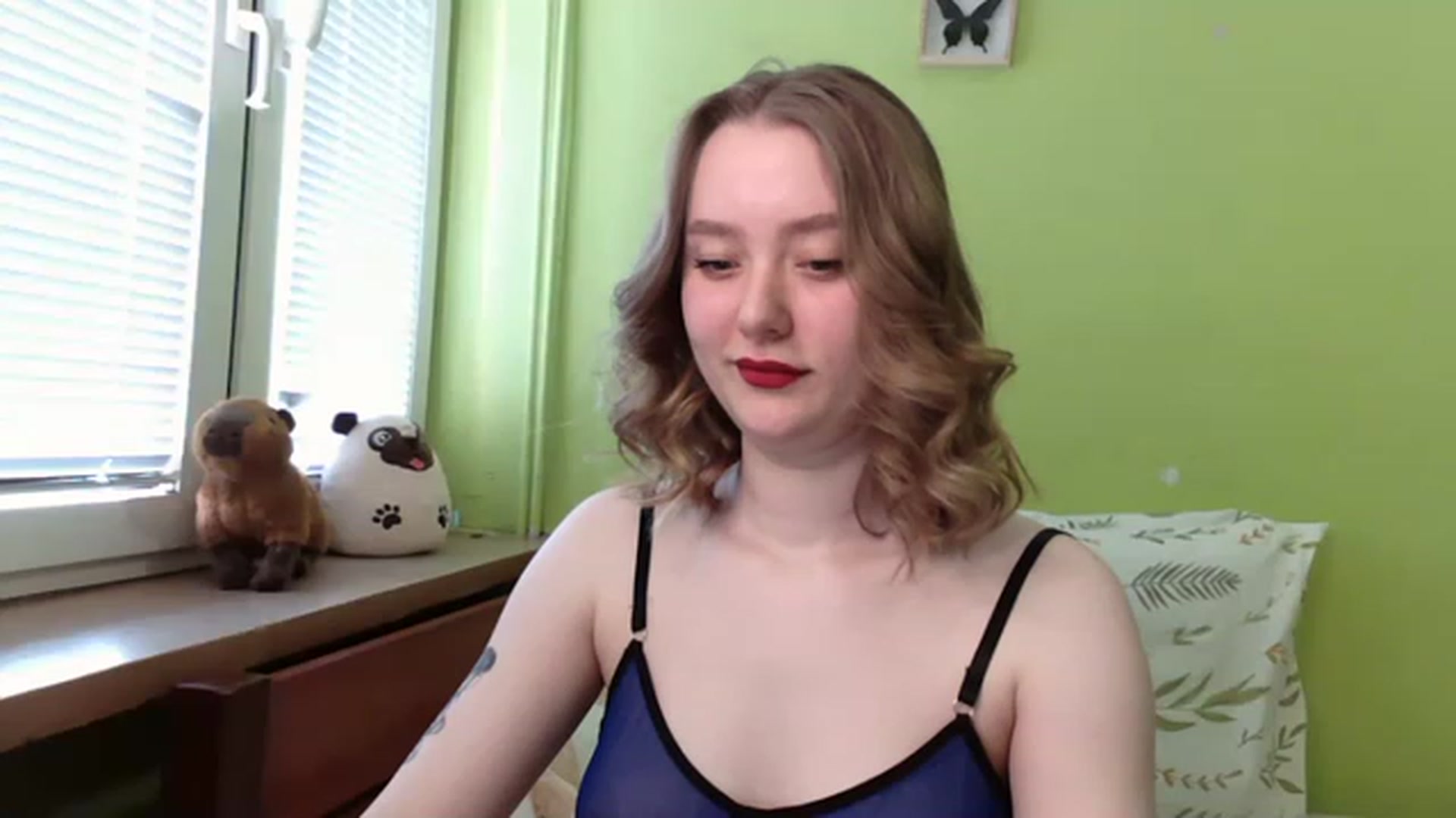 Gallery image thumbnail from A_Sophie's myfreecams stream on, 06/04/2023, 10:52 image 18 of 20
