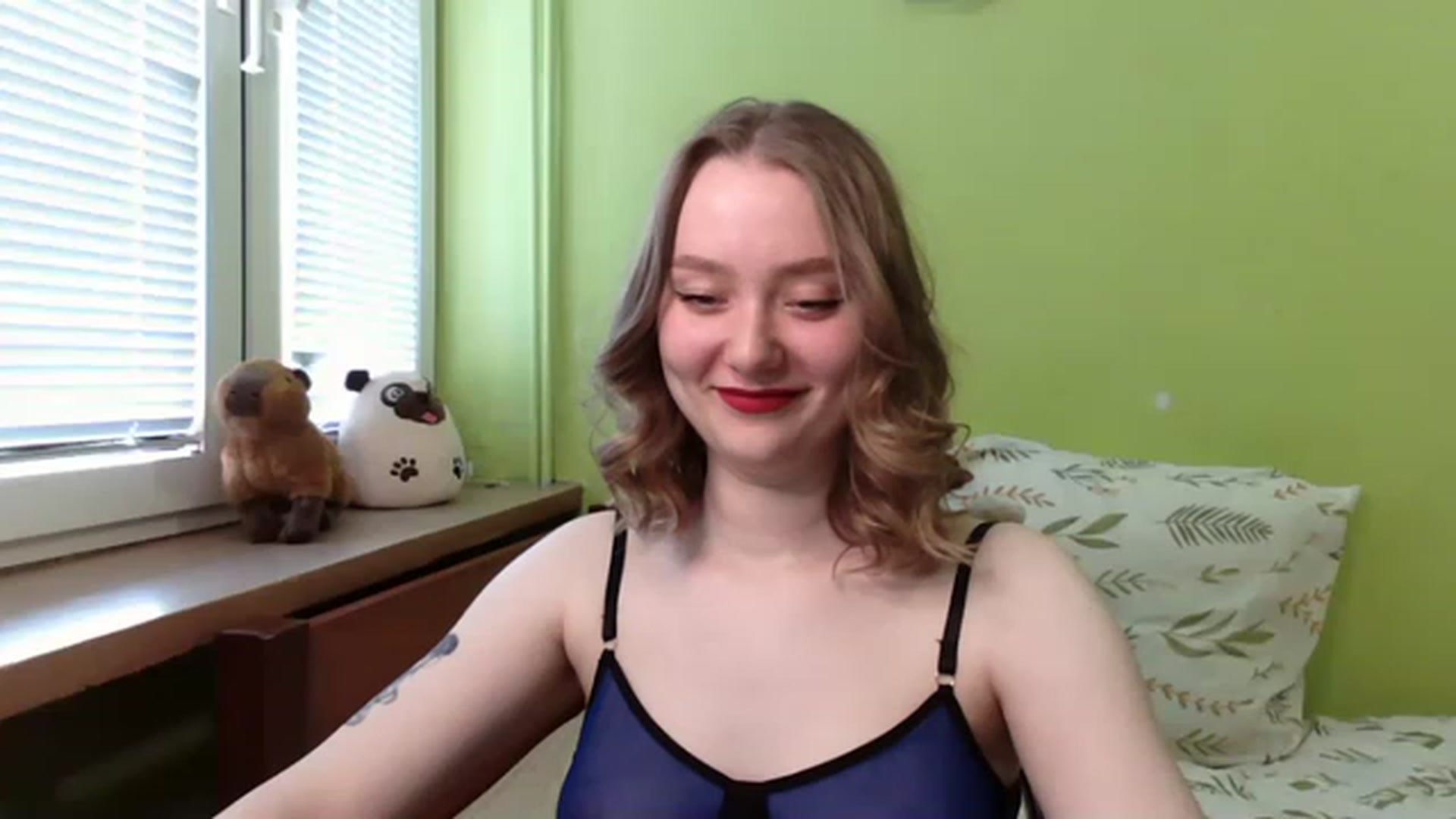 Gallery image thumbnail from A_Sophie's myfreecams stream on, 06/04/2023, 12:30 image 15 of 20
