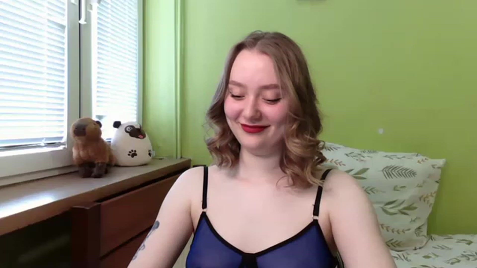 Gallery image thumbnail from A_Sophie's myfreecams stream on, 06/04/2023, 12:30 image 13 of 20