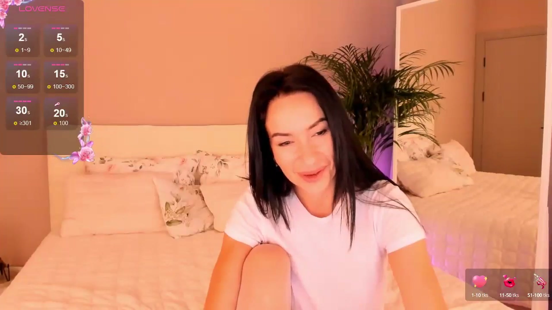 Gallery image thumbnail from A__N_A_'s myfreecams stream on, 08/20/2024, 05:37 image 7 of 20