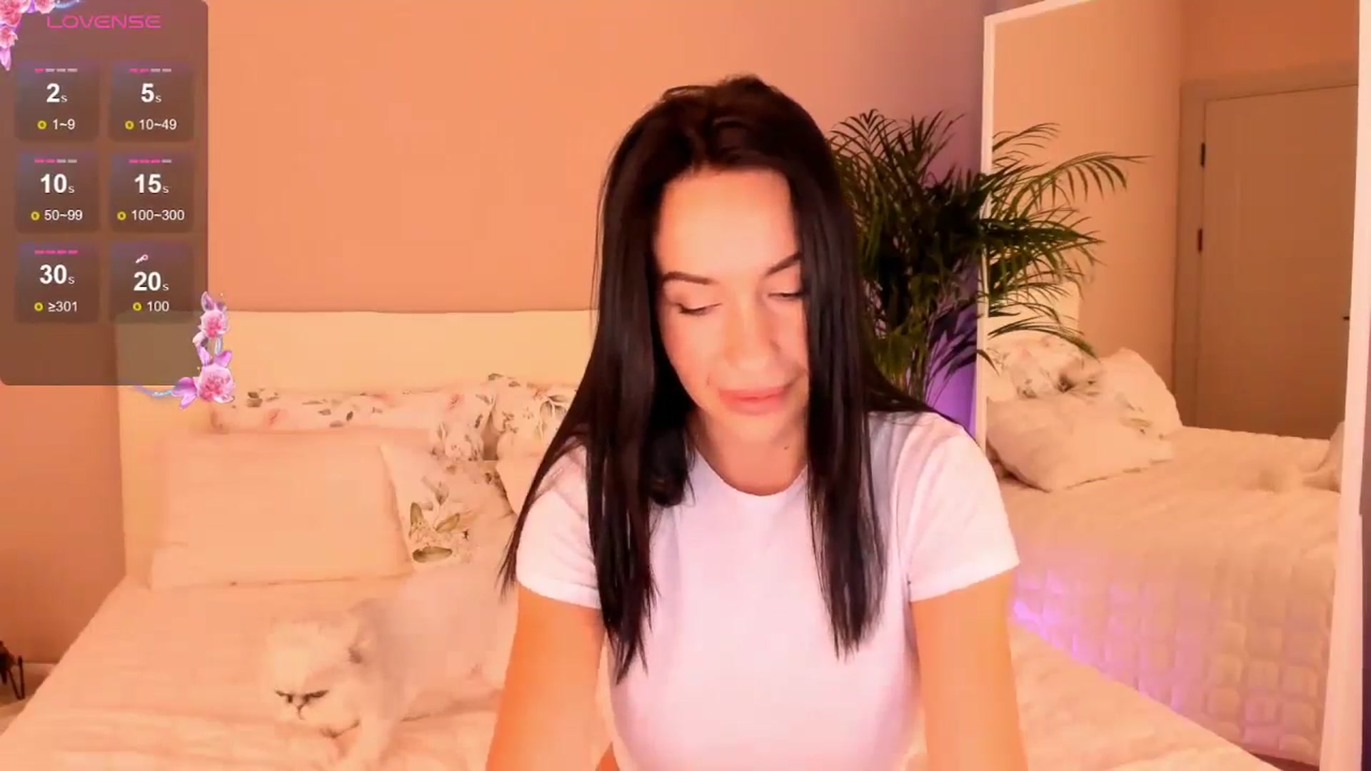 Gallery image thumbnail from A__N_A_'s myfreecams stream on, 08/20/2024, 05:37 image 3 of 20