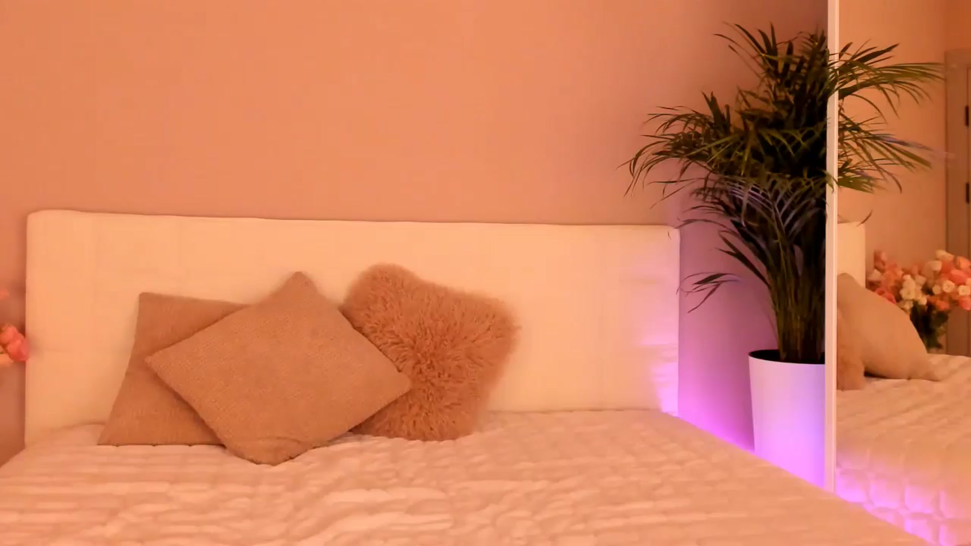 Gallery image thumbnail from A__N_A_'s myfreecams stream on, 09/15/2024, 13:03 image 11 of 20
