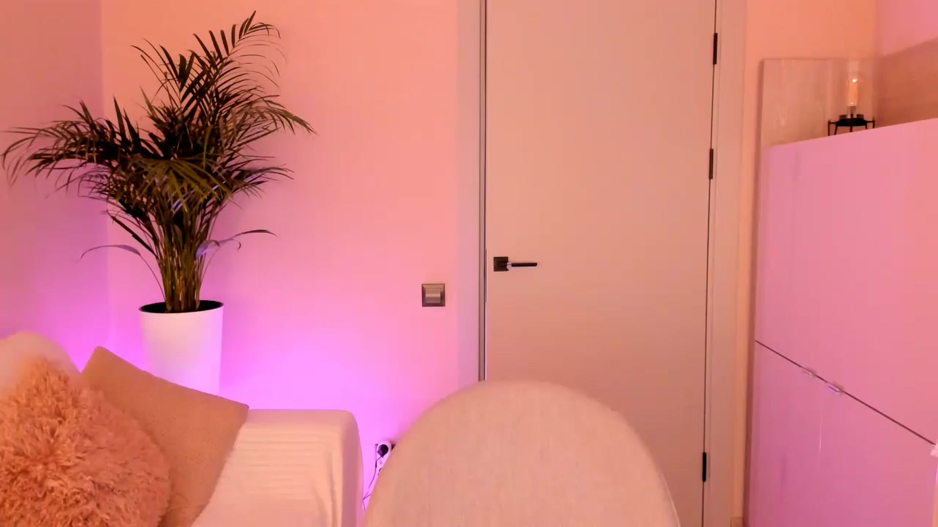 Gallery image thumbnail from A__N_A_'s myfreecams stream on, 10/03/2024, 04:46 image 18 of 20