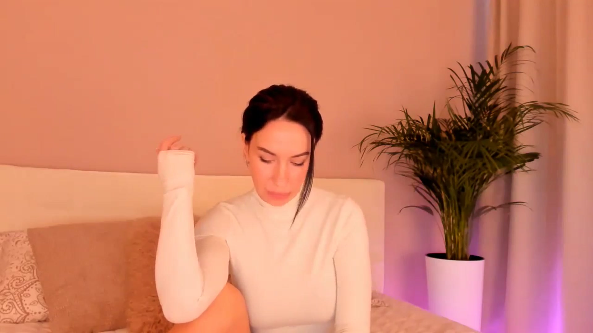 Gallery image thumbnail from A__N_A_'s myfreecams stream on, 10/08/2024, 08:20 image 16 of 20