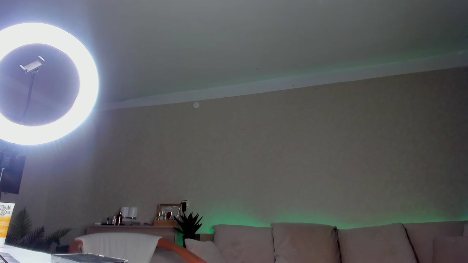 Gallery image thumbnail from A__N__A's myfreecams stream on, 11/29/2022, 24:32 image 13 of 20