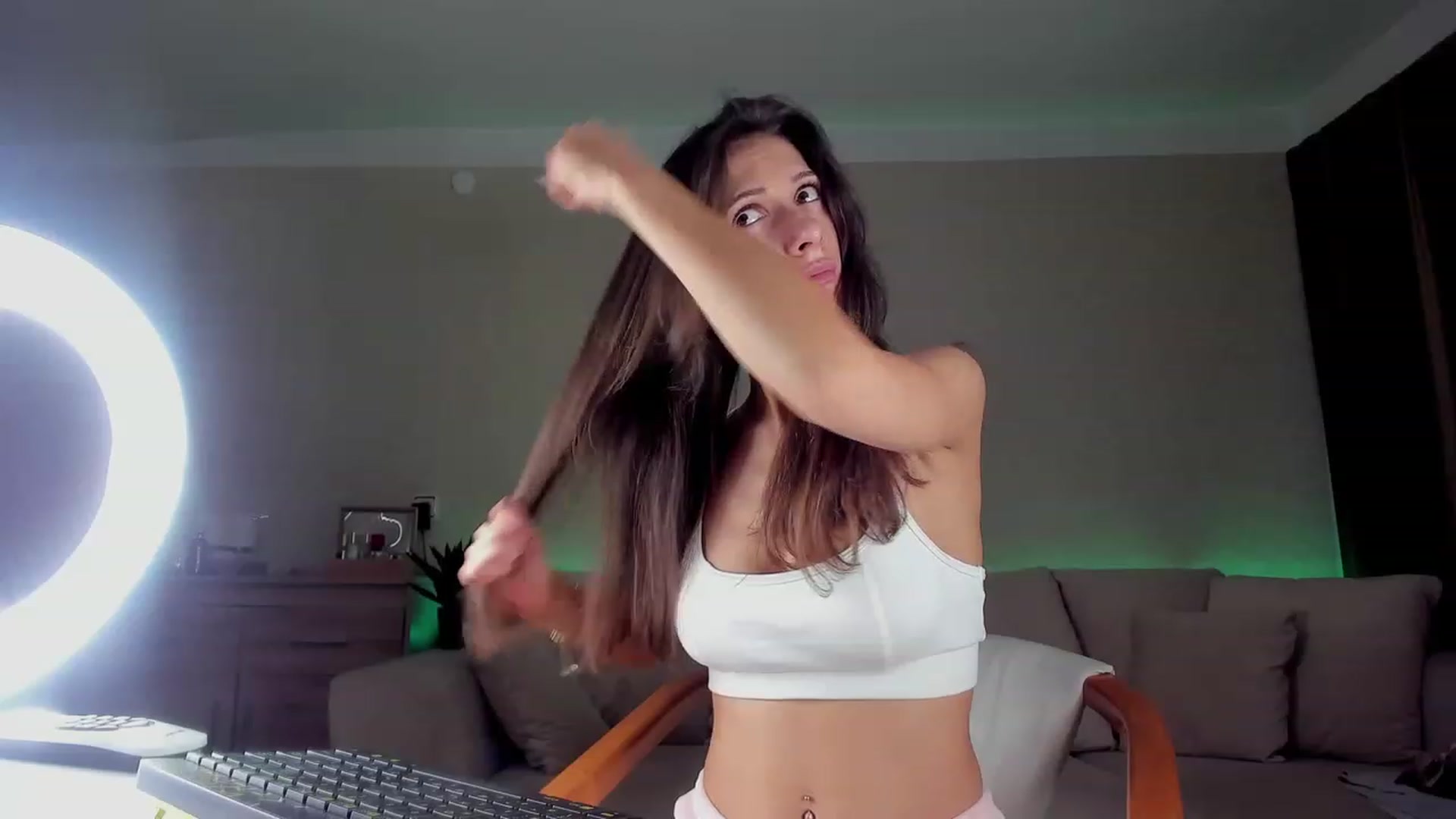 Gallery image thumbnail from A__N__A's myfreecams stream on, 11/29/2022, 10:34 image 18 of 20