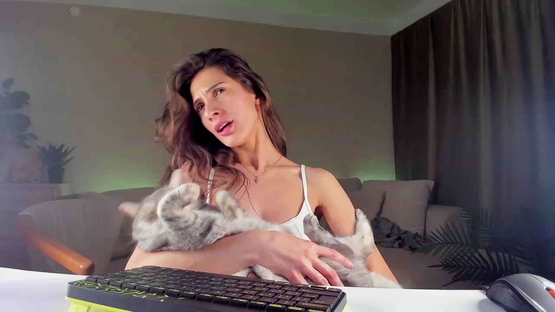 Gallery image thumbnail from A__N__A's myfreecams stream on, 12/10/2022, 24:52 image 8 of 20
