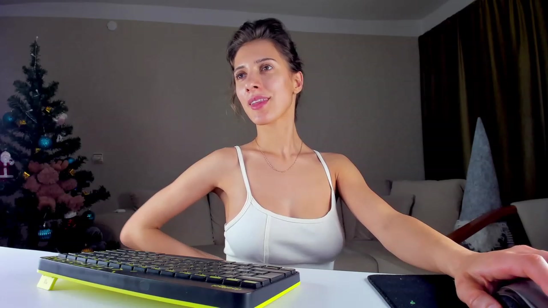 Gallery image thumbnail from A__N__A's myfreecams stream on, 12/12/2022, 04:53 image 16 of 20