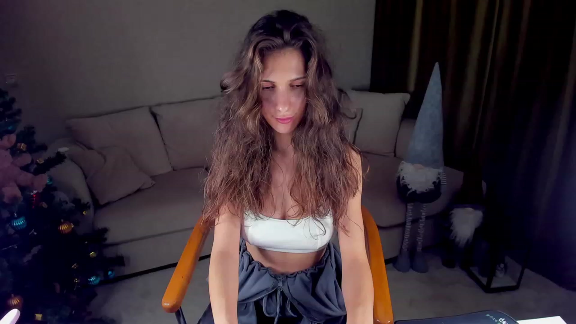 Gallery image thumbnail from A__N__A's myfreecams stream on, 12/12/2022, 04:53 image 1 of 20