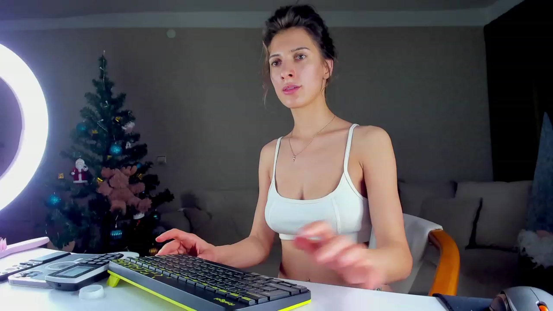 Gallery image thumbnail from A__N__A's myfreecams stream on, 12/12/2022, 04:53 image 8 of 20