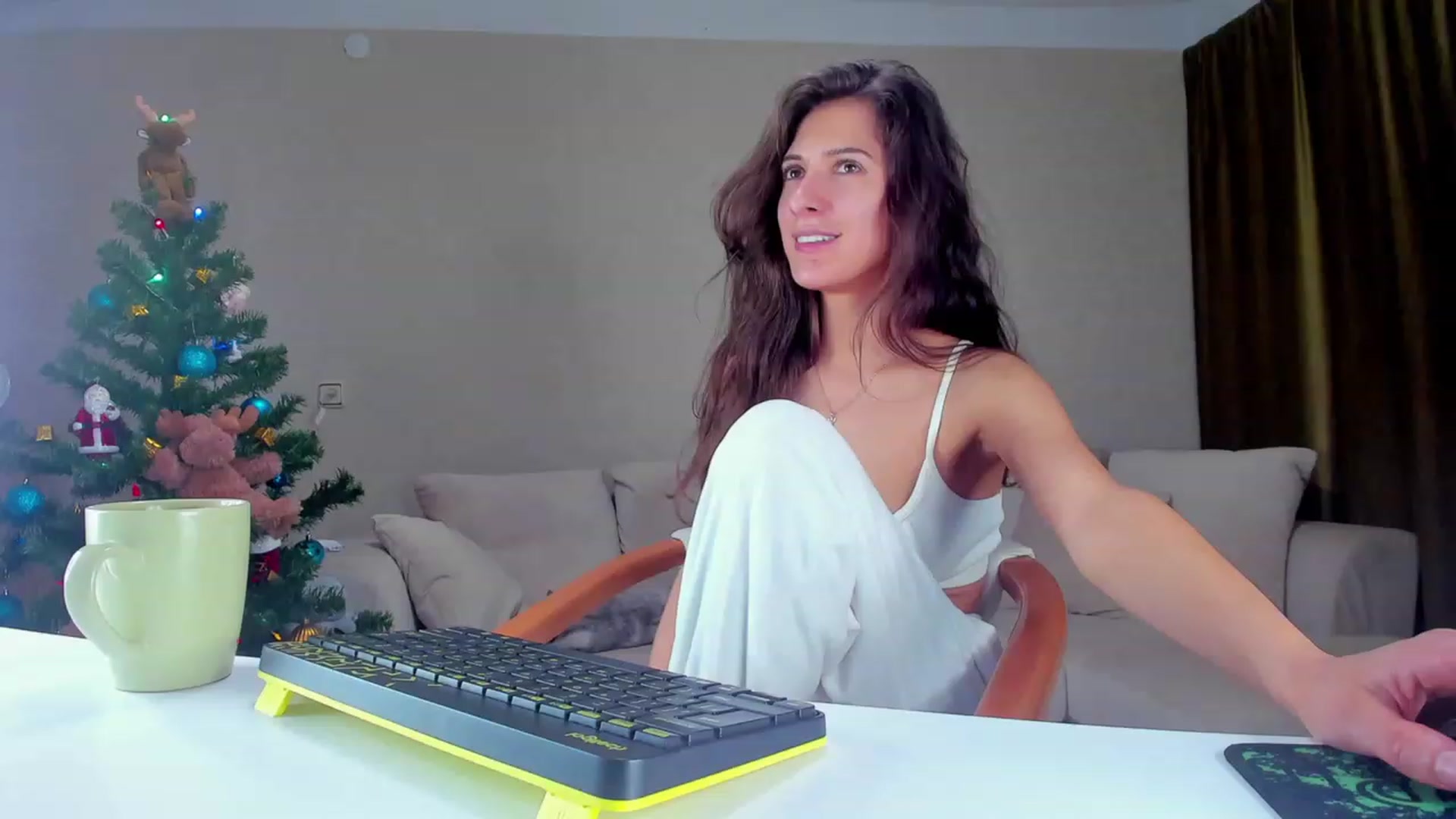 Gallery image thumbnail from A__N__A's myfreecams stream on, 12/13/2022, 01:49 image 5 of 20