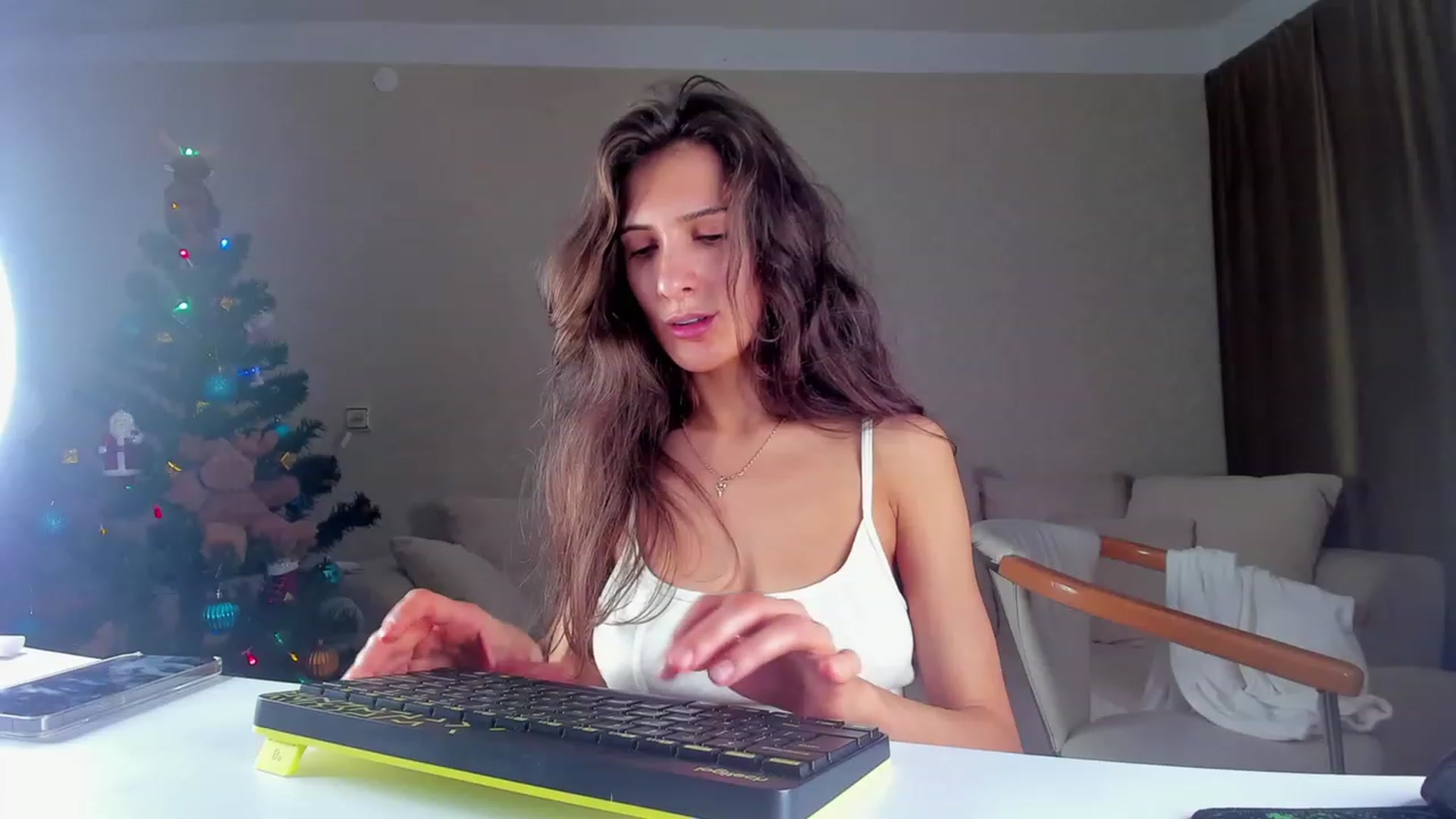Gallery image thumbnail from A__N__A's myfreecams stream on, 12/13/2022, 01:49 image 17 of 20