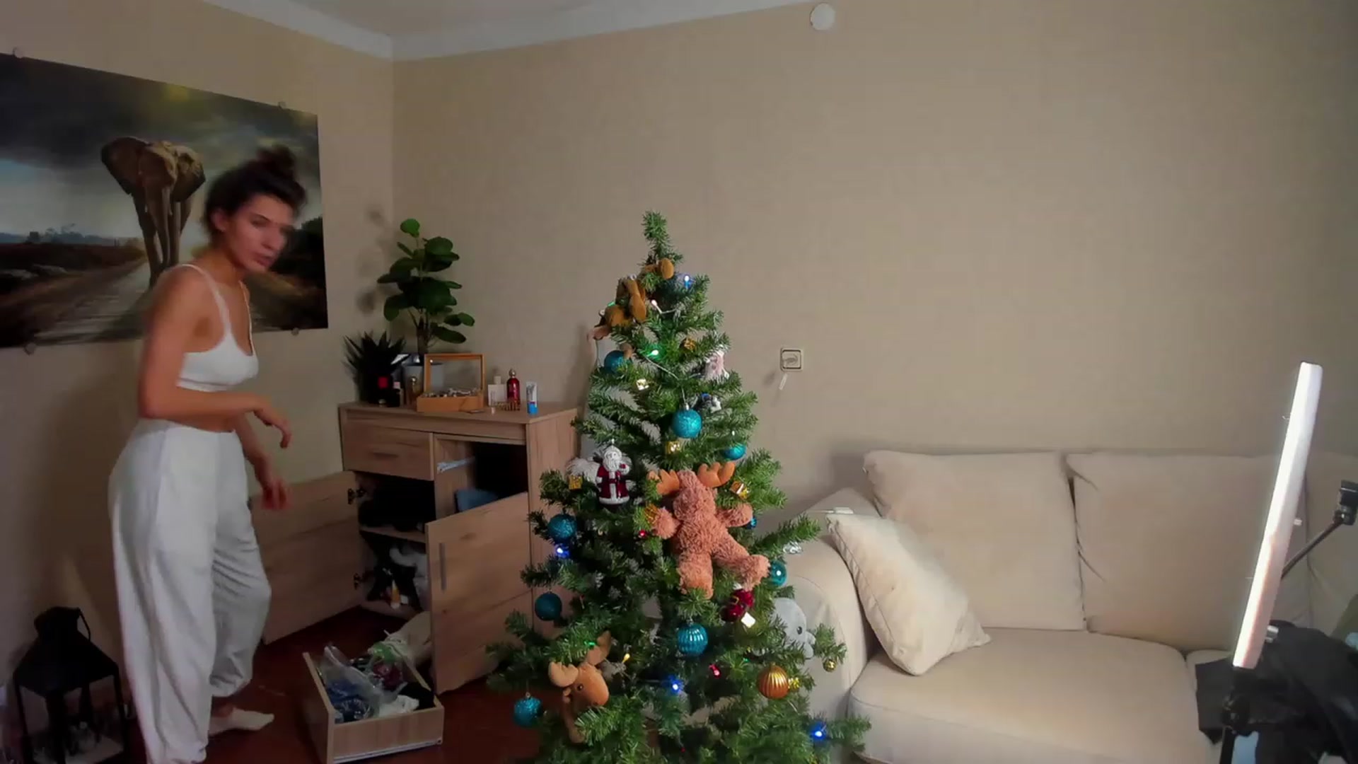 Gallery image thumbnail from A__N__A's myfreecams stream on, 12/13/2022, 04:02 image 18 of 20