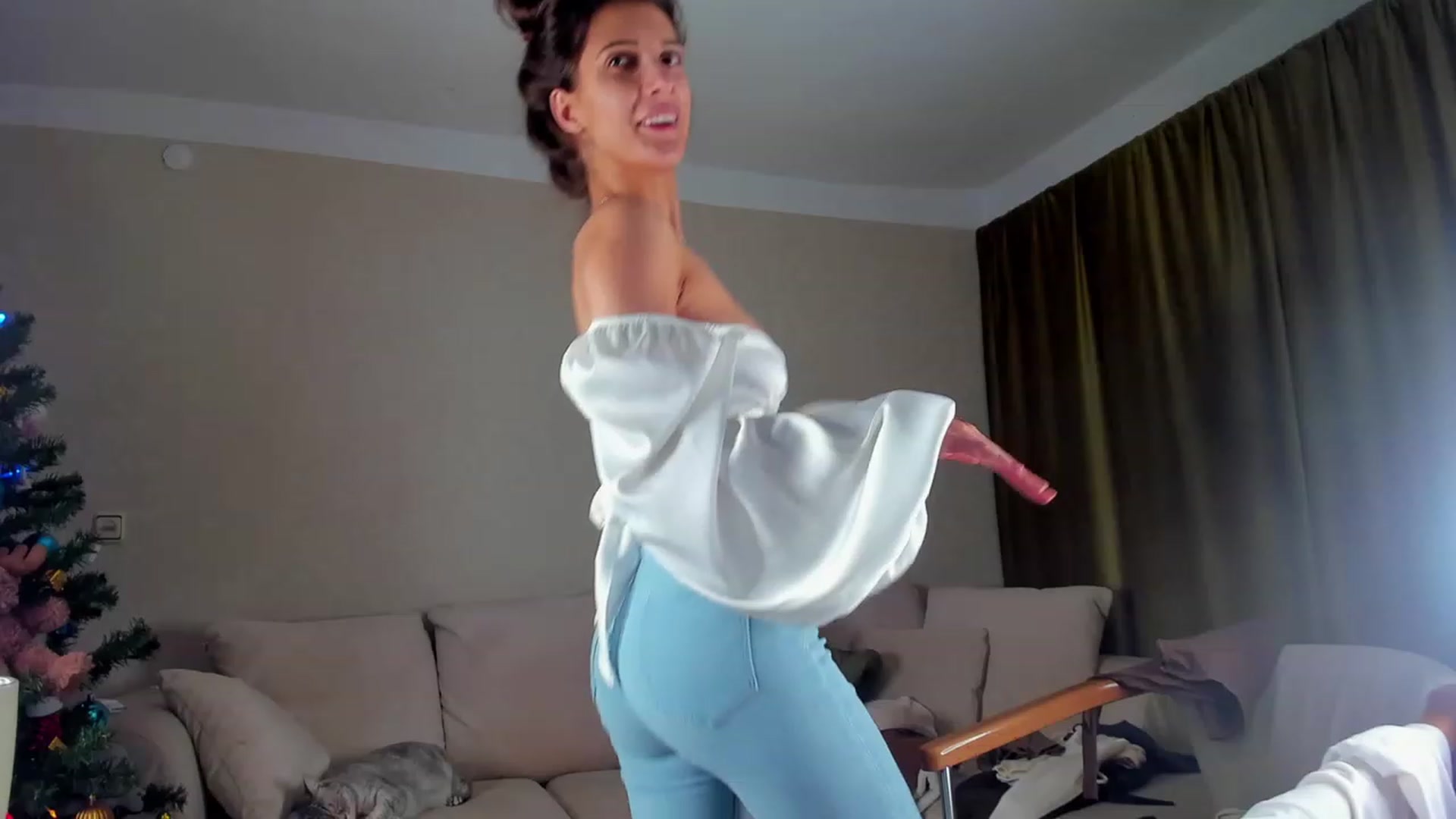 Gallery image thumbnail from A__N__A's myfreecams stream on, 12/13/2022, 04:02 image 9 of 20