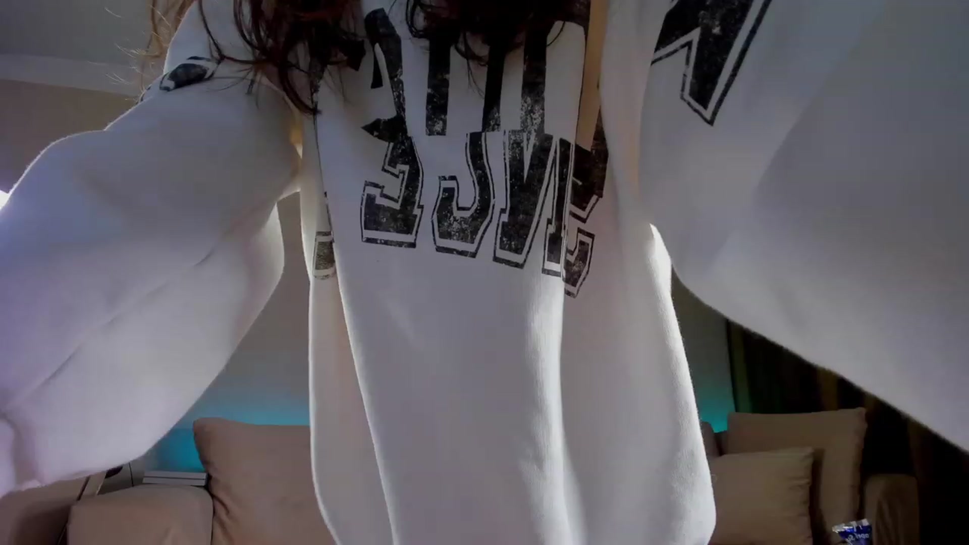 Gallery image thumbnail from A__N__A's myfreecams stream on, 12/28/2022, 04:13 image 14 of 20