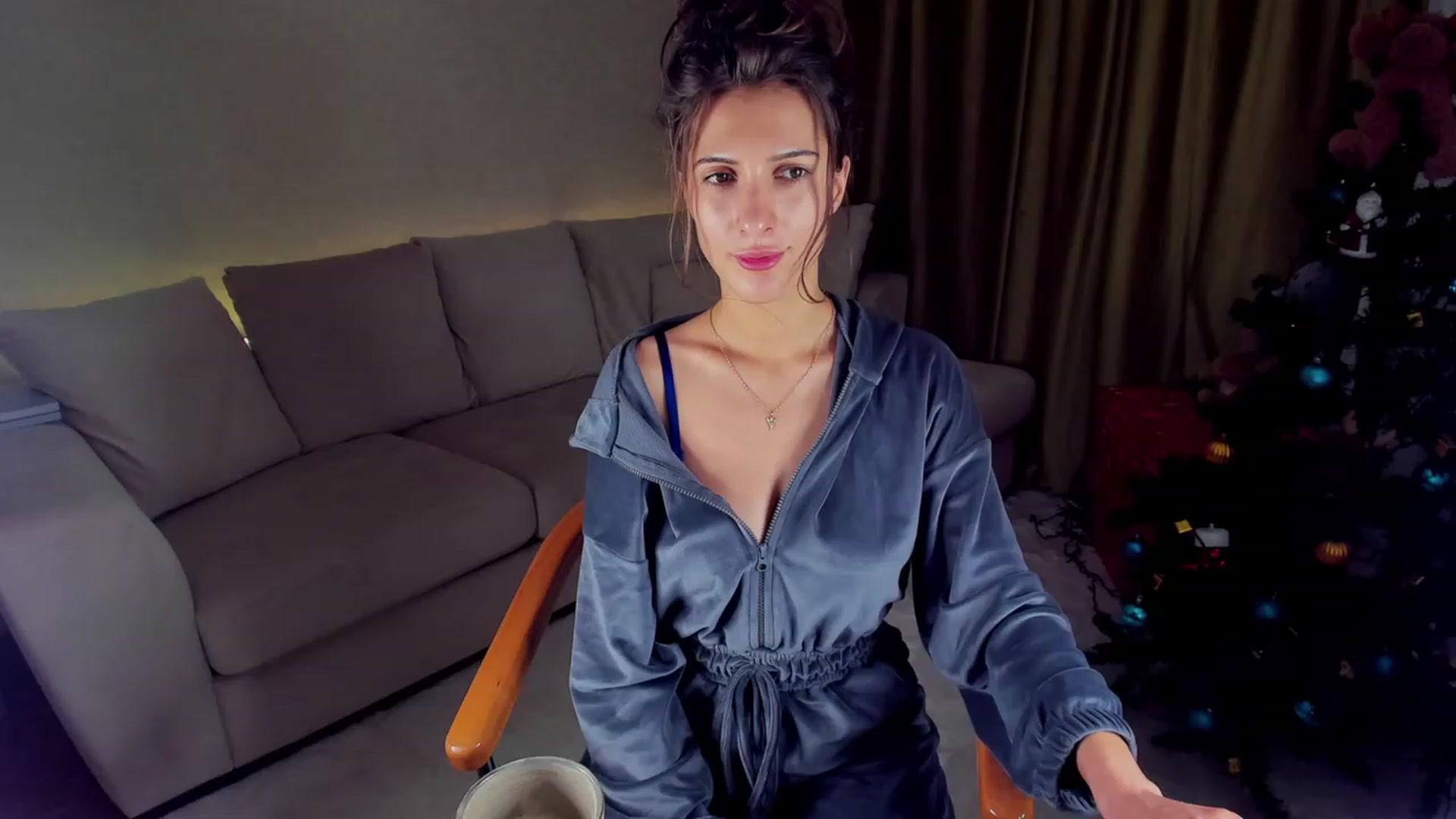 Gallery image thumbnail from A__N__A's myfreecams stream on, 12/29/2022, 03:36 image 5 of 20