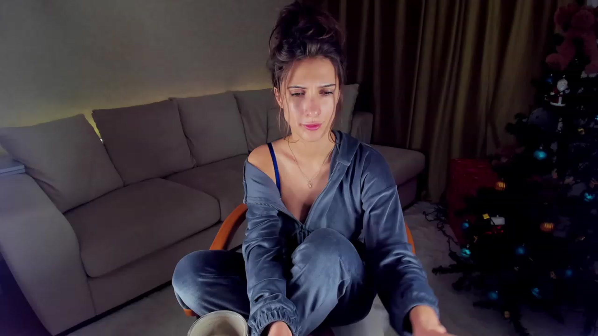 Gallery image thumbnail from A__N__A's myfreecams stream on, 12/29/2022, 03:36 image 10 of 20