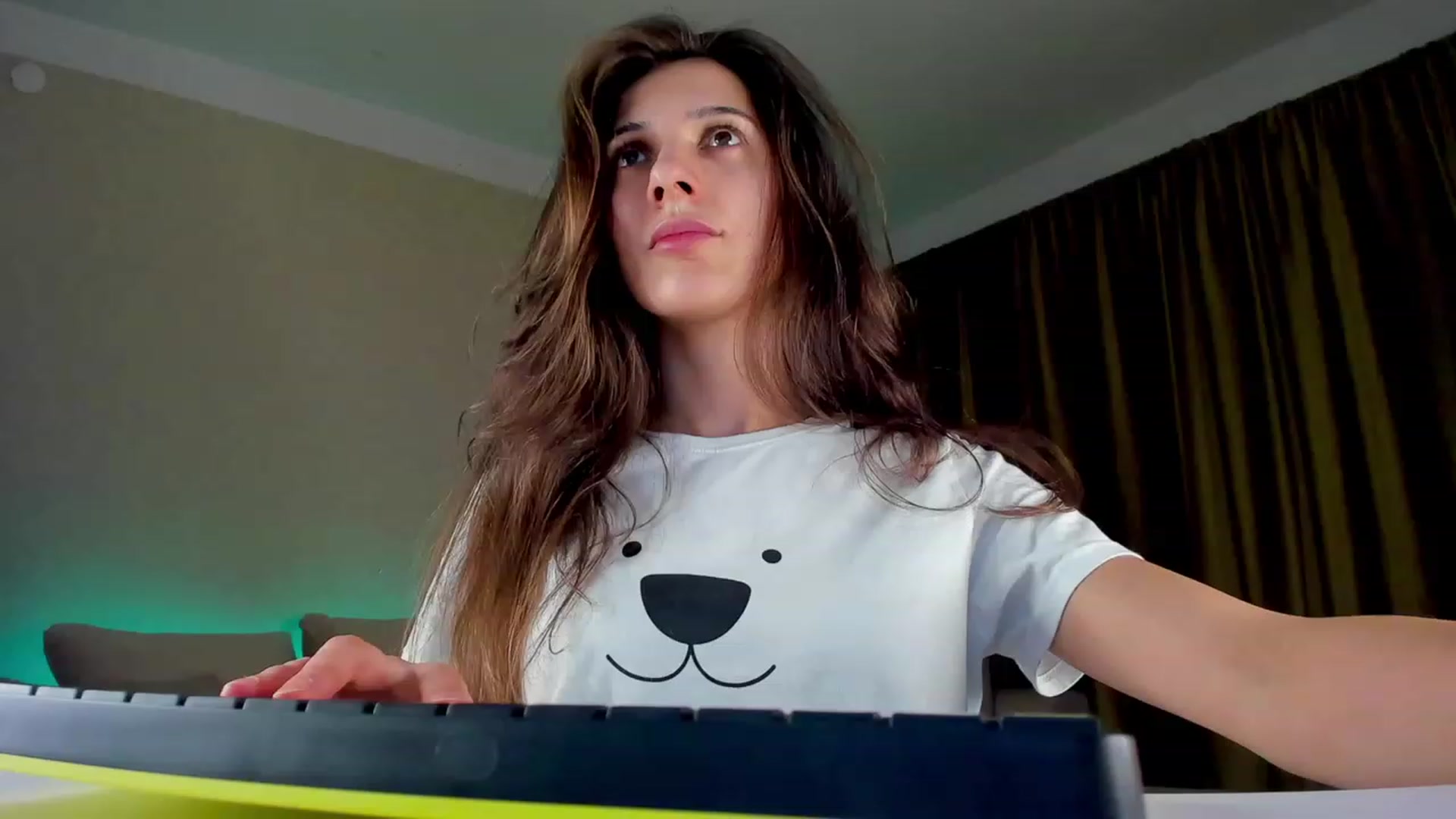 Gallery image thumbnail from A__N__A's myfreecams stream on, 01/21/2023, 24:05 image 19 of 20