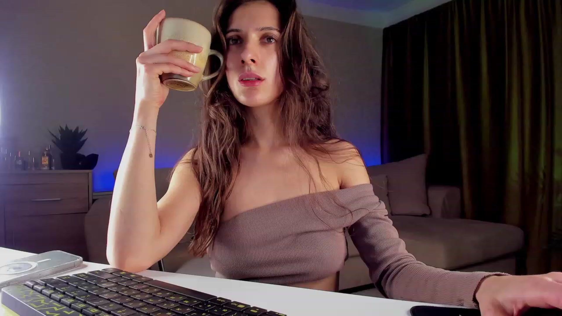 Gallery image thumbnail from A__N__A's myfreecams stream on, 01/26/2023, 01:42 image 17 of 20