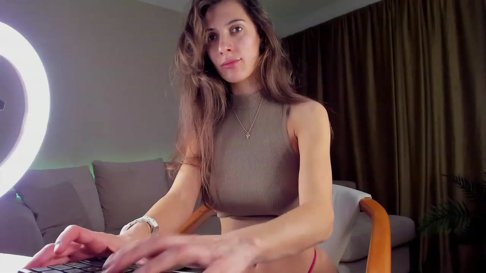 Gallery image thumbnail from A__N__A's myfreecams stream on, 01/31/2023, 16:08 image 6 of 20