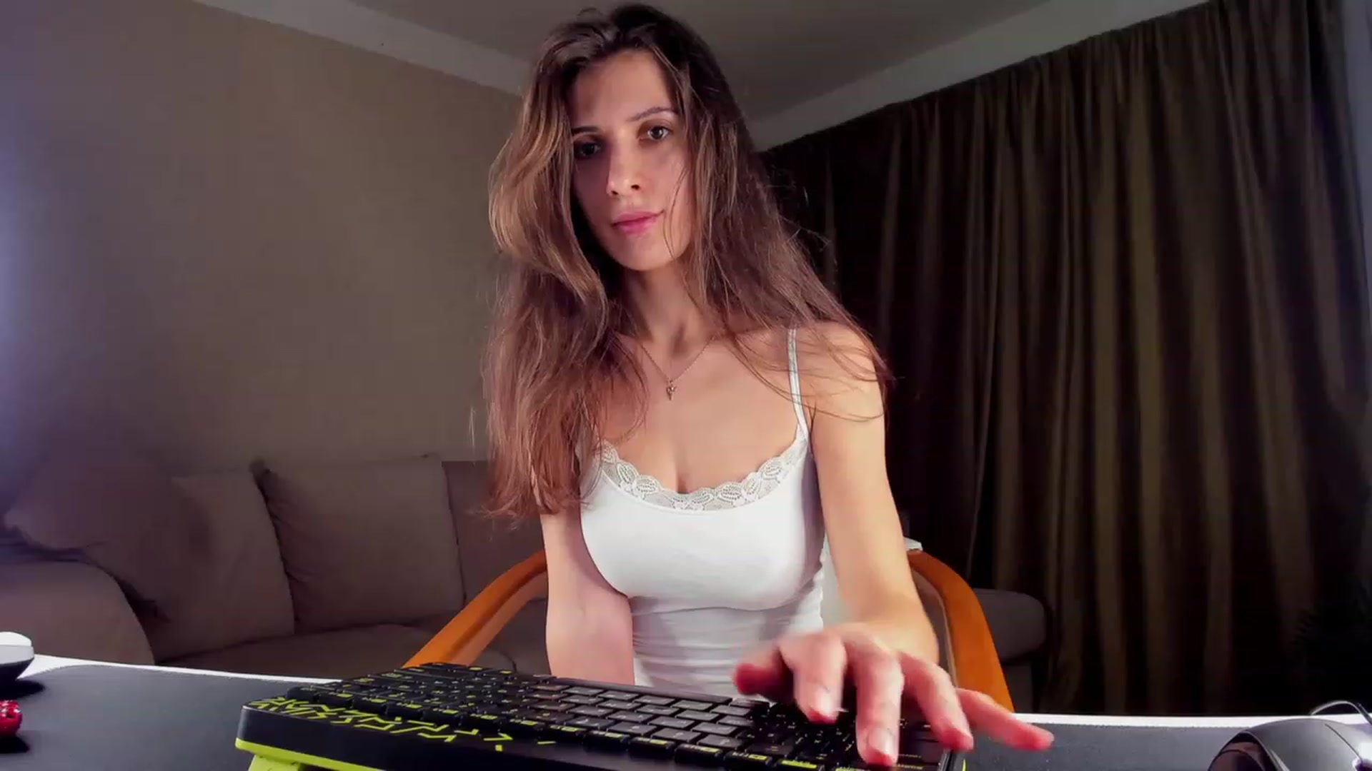 Gallery image thumbnail from A__N__A's myfreecams stream on, 02/05/2023, 18:08 image 3 of 20