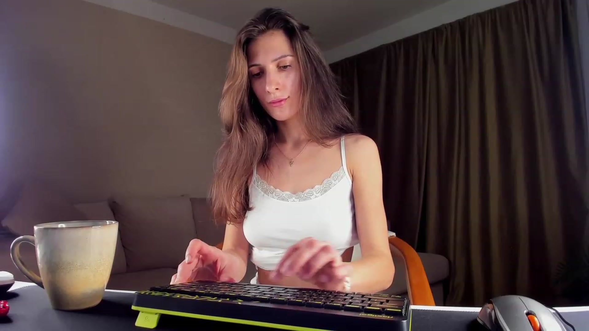 Gallery image thumbnail from A__N__A's myfreecams stream on, 02/05/2023, 18:08 image 10 of 20