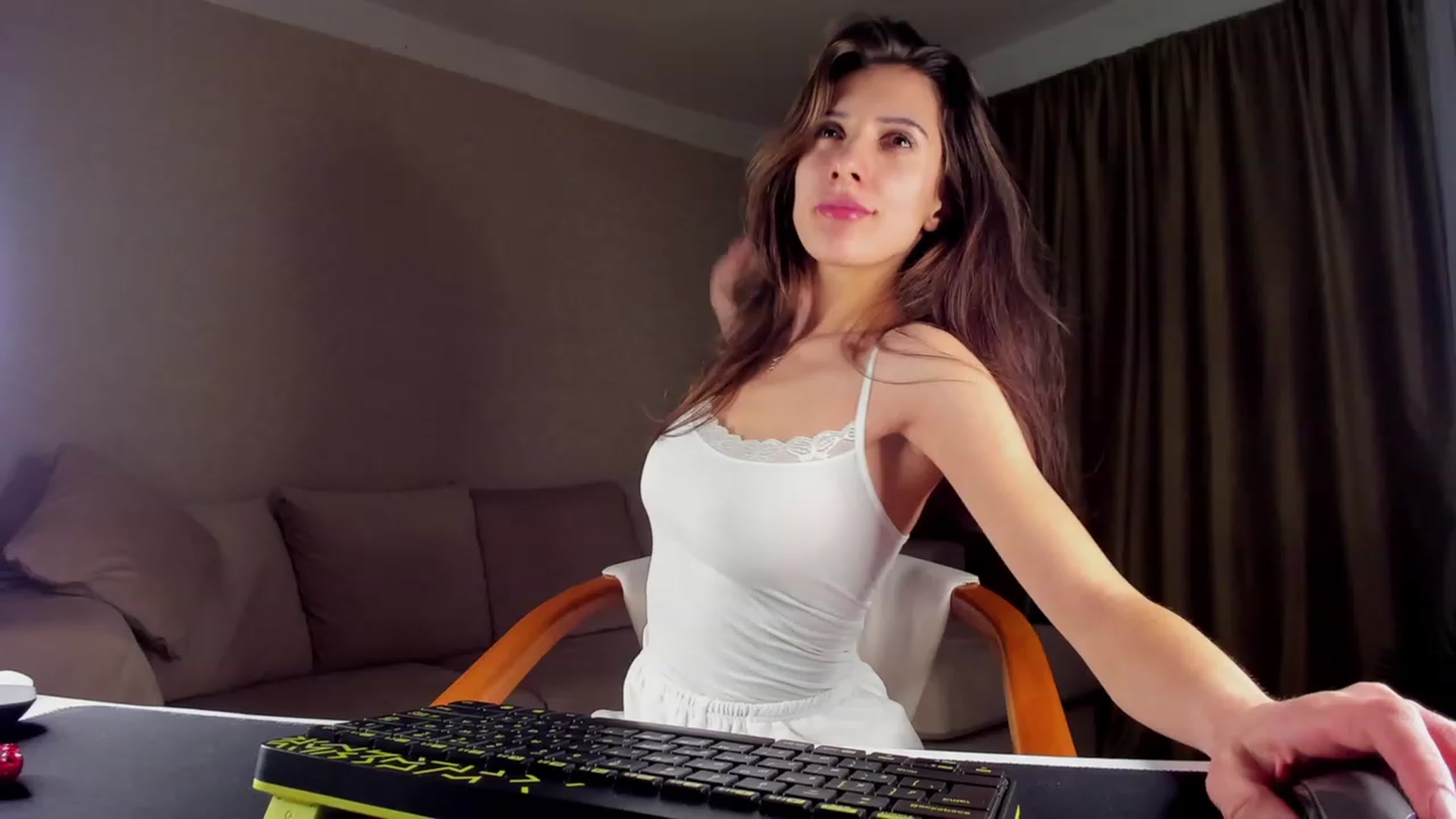 Gallery image thumbnail from A__N__A's myfreecams stream on, 02/05/2023, 18:08 image 2 of 20