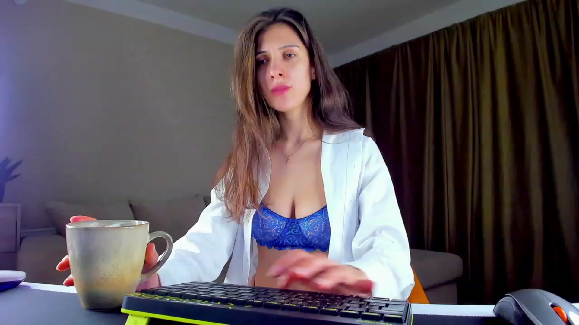 Gallery image thumbnail from A__N__A's myfreecams stream on, 02/15/2023, 16:29 image 14 of 20