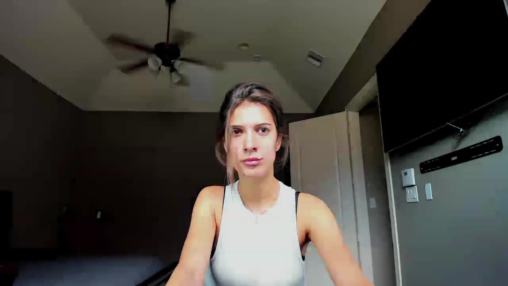 Gallery image thumbnail from A__N__A's myfreecams stream on, 05/05/2023, 17:33 image 5 of 20